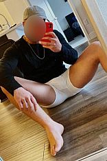 Lorenzo Uy Male Escort
