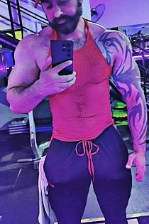 Norbert Escort Masculino