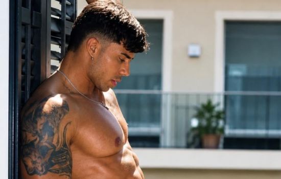 William Escort Masculino