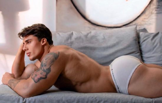 William Escort Masculino