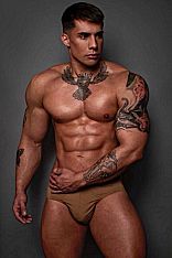 William Escort Masculino