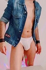 Aron Escort Masculino