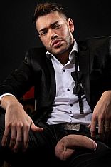 Michael Escort Masculino