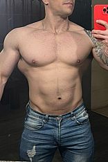 Maykol Male Masseur