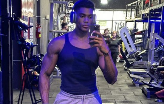 Mr. Roger Escort Masculino