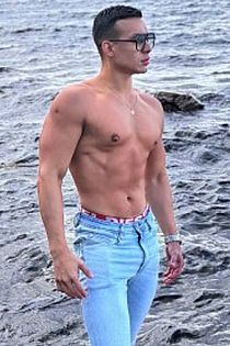 Giuliano Male Escort