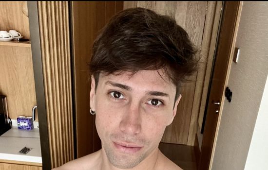 Adriano Arg Male Escort
