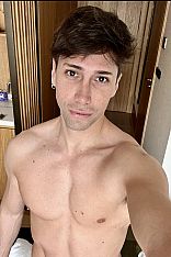 Adriano Arg Male Escort