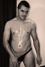 Theo Escort Masculino