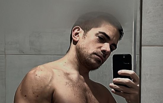 Adrian Masajista masculino