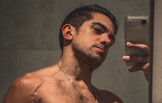 Adrian Masajista masculino