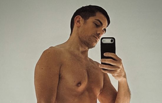 Adrian Masajista masculino