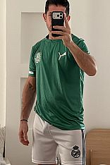 Foto #2 de Adrian