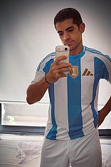 Foto #10 de Adrian