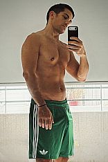 Adrian Masajista masculino