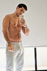 Foto #6 de Adrian