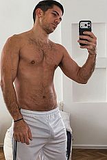 Foto #1 de Adrian