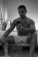 Foto #12 de Adrian