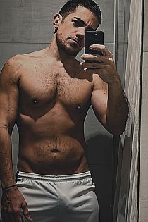 Adrian Male Masseur