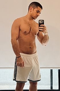 Adrian Masajista masculino