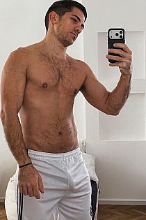 Adrian Masajista masculino