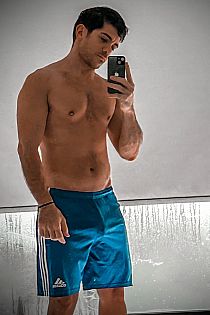 Adrian Masajista masculino