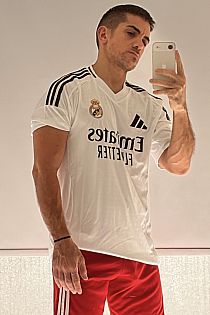 Adrian Masajista masculino