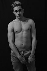 Jeremy Escort Masculino