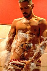 Photo #59 of Julián