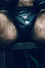 Photo #11 of Macho Peludo