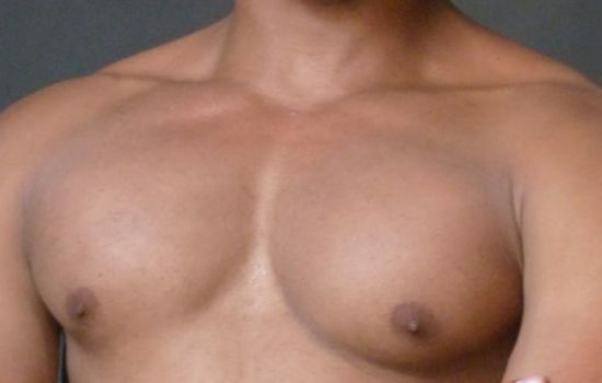 Noir Male Masseur