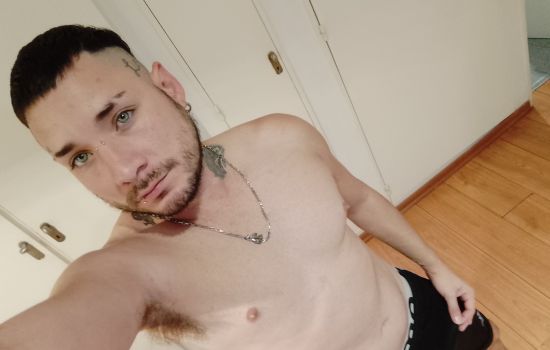 Efraín Male Escort