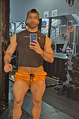 Photo #7 of Damián Fox