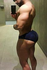 Photo #38 of Damián Fox