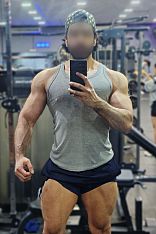 Photo #2 of Damián Fox