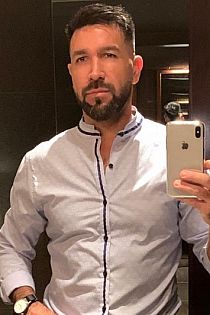 Alex Montiel Male Masseur