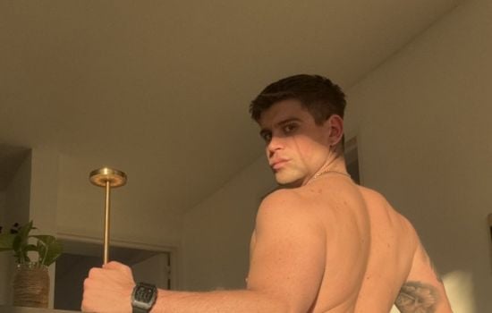 Nick Thomas Escort Masculino