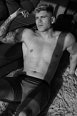 Photo #13 of Nick Thomas