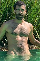 Photo #36 of Renato