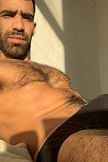 Photo #35 of Renato