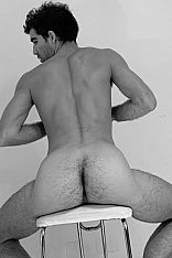 Photo #34 of Renato