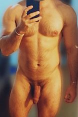 Photo #20 of Máximo H.