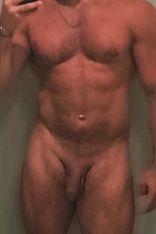 Photo #16 of Máximo H.