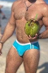 Photo #15 of Máximo H.