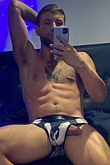 Benjamín Escort Masculino