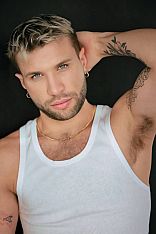 Benjamín Escort Masculino