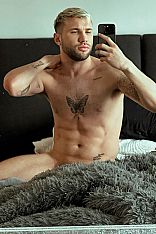 Photo #2 of Benjamín