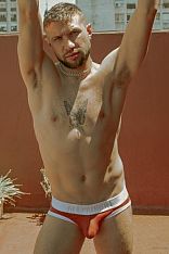 Benjamín Escort Masculino