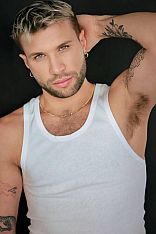 Benjamín Male Masseur