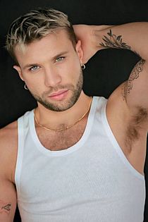 Benjamín Male Escort